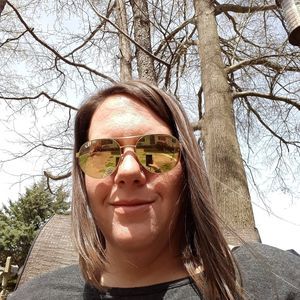 Meet your Posher, Leslie